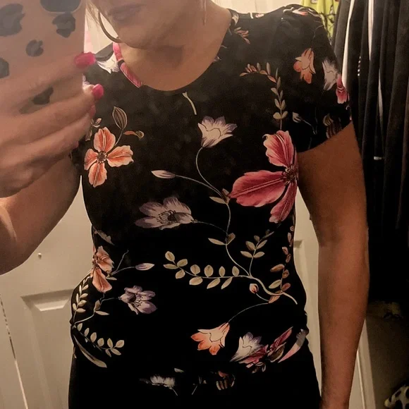 SALE - Express Black Floral Blouse - Picture 7 of 7